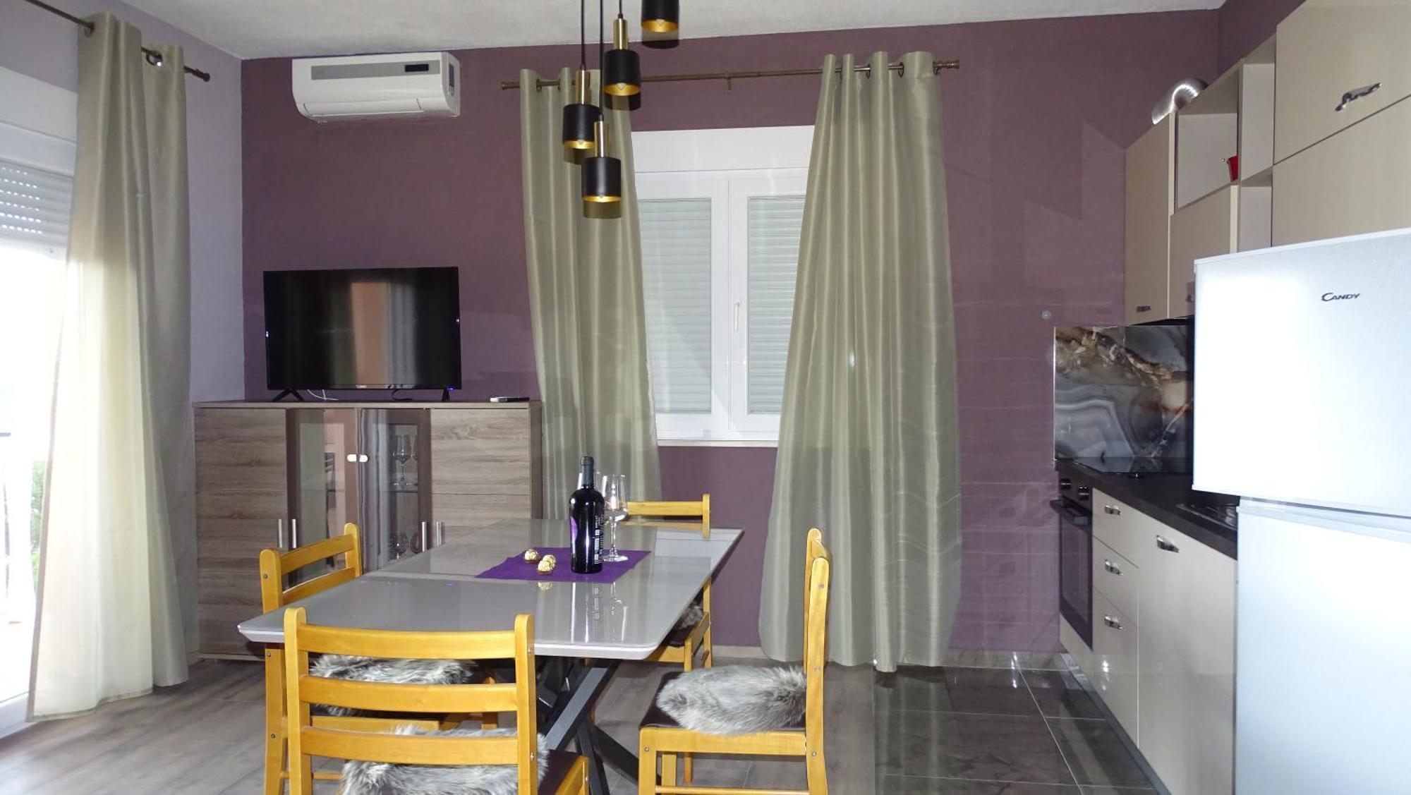 Luna Apartman *