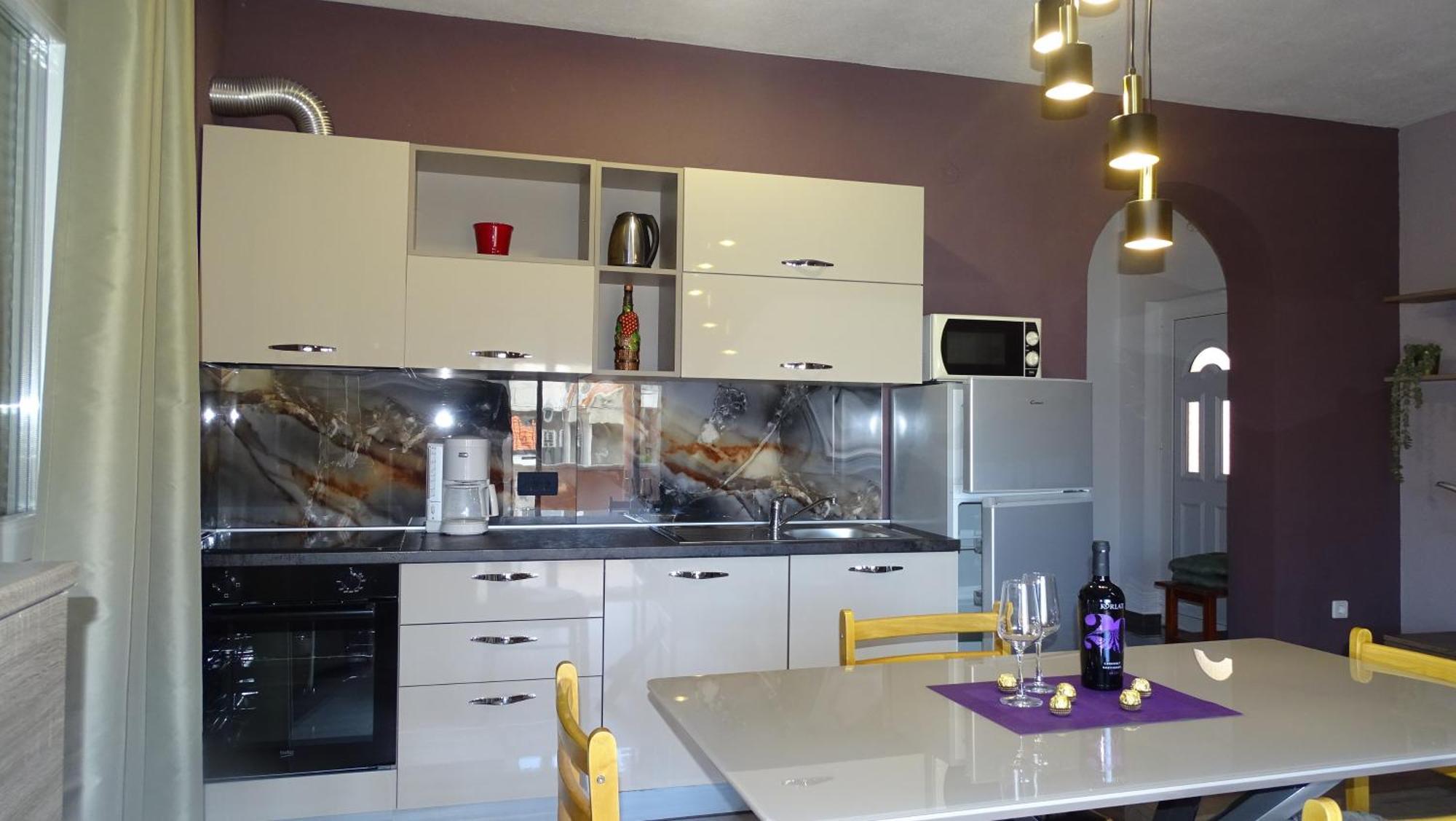 Luna Apartment *